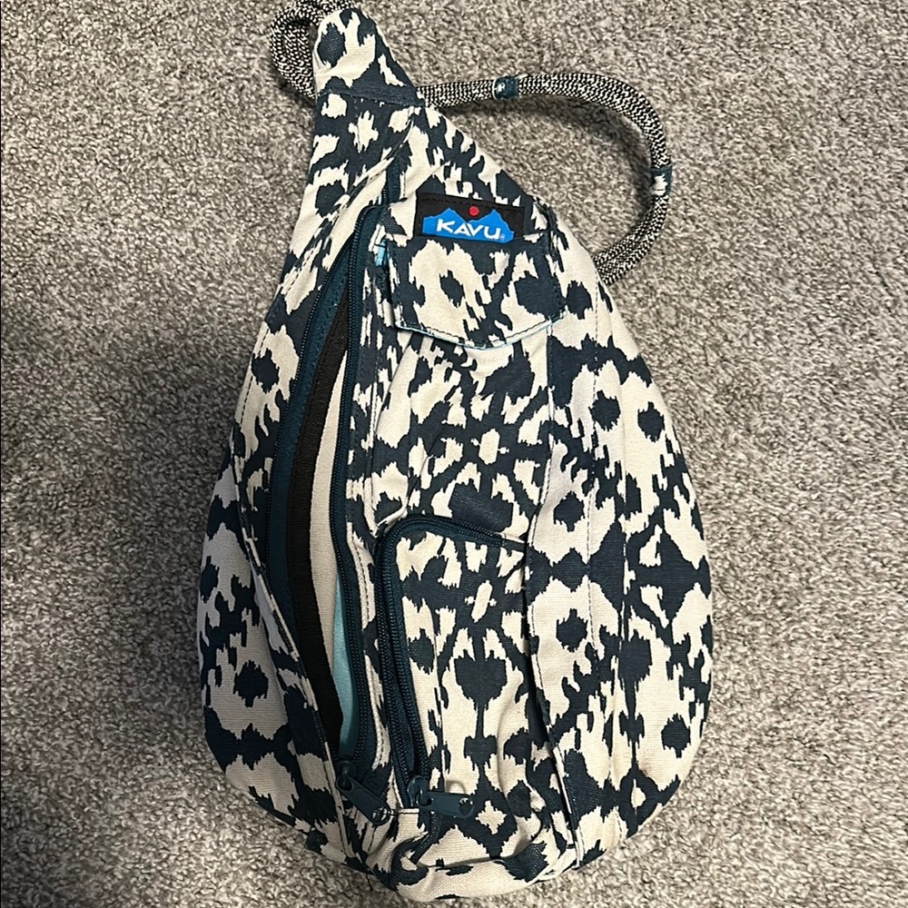 Kavu Navy and Cream Sling Bag